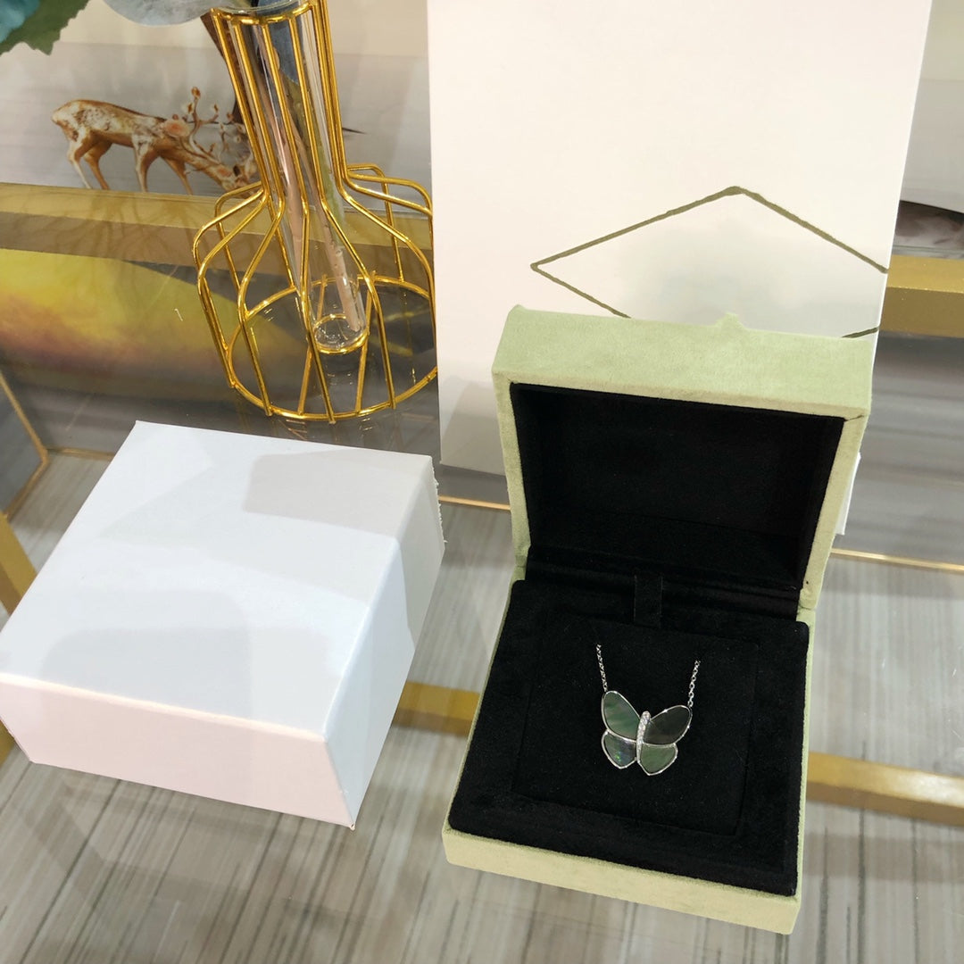 [Lumi Jewelry]LARGE BUTTERFLY SILVER PENDANT DIAMOND NECKLACE