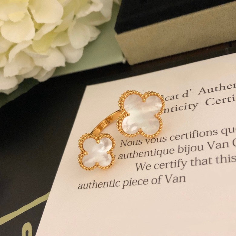 [Lumi Jewelry]CLOVER BETWEEN THE FINGER RING