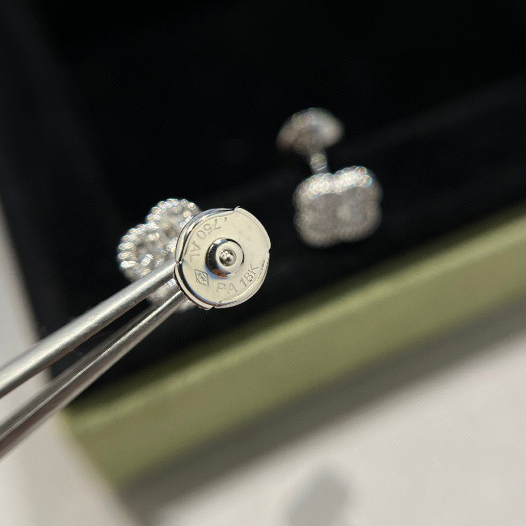 [Lumi Jewelry]CLOVER MINI DIAMOND STUD EARRINGS