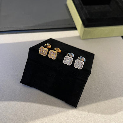 [Lumi Jewelry]CLOVER MINI DIAMOND STUD EARRINGS